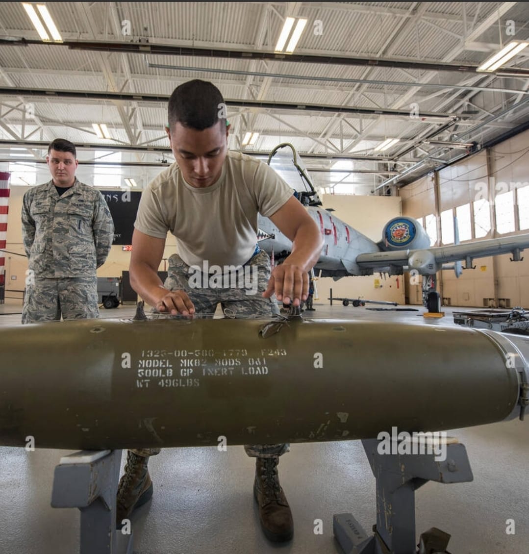 alang 1320-00-606 1573 F243 MODEL. MKE- SODS 0al 5001.B GP INERT LOAD NT 4961.BS alamy